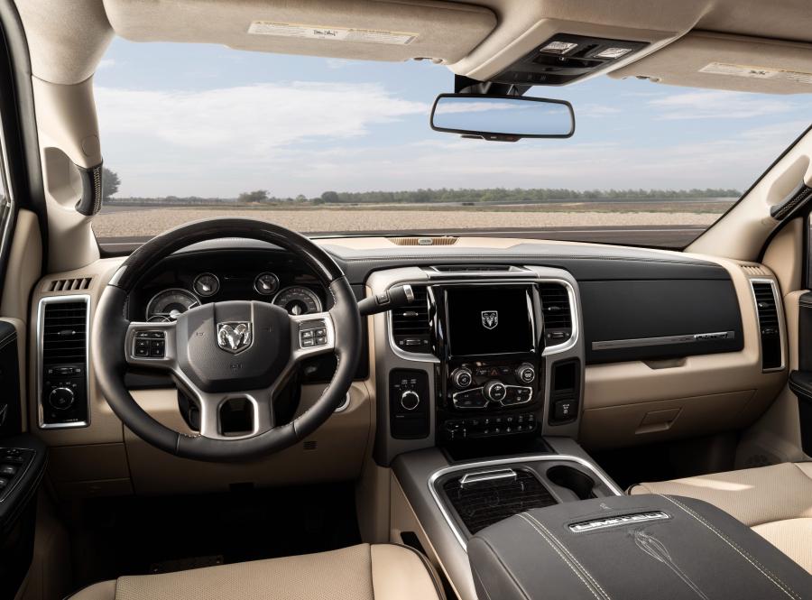 Торпедо Ram 3500 Limited Crew Cab 2018 года  (EU) (фото 4 из 4)